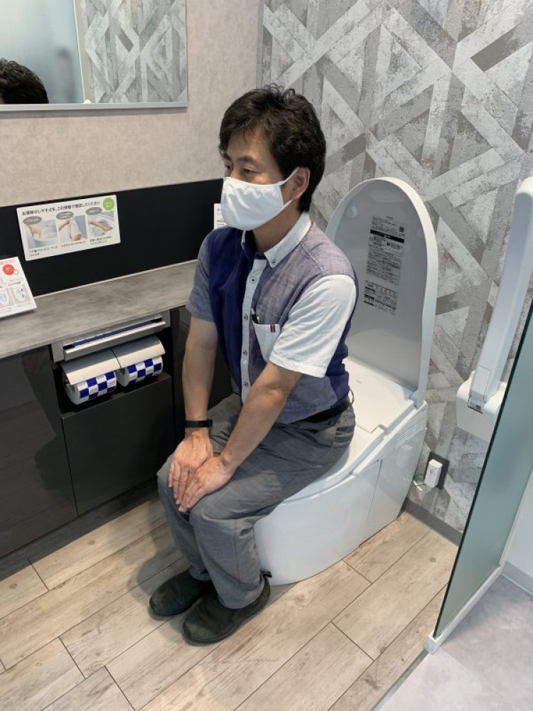 トイレのこと。男子の皆様、立ってする？座ってする？