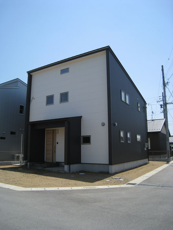 新築／30代ご家族・4人暮らし／シンプルモダン