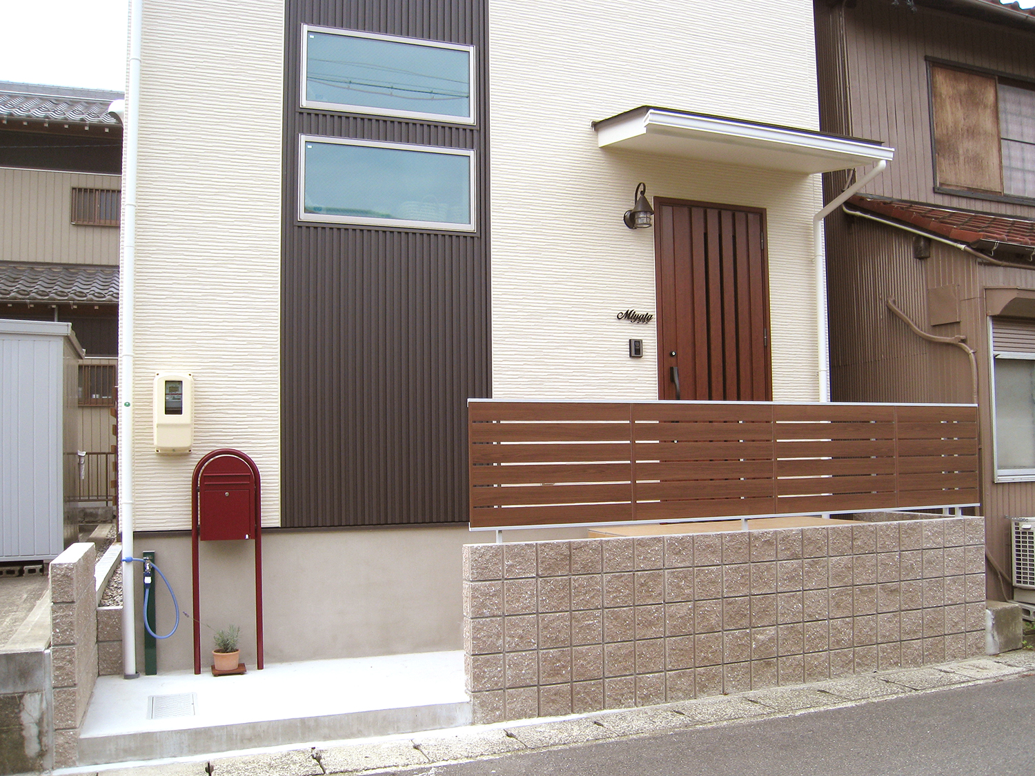 建て坪は小さくともアイデアと工夫で明るく伸びやかな空間を実現した住まい